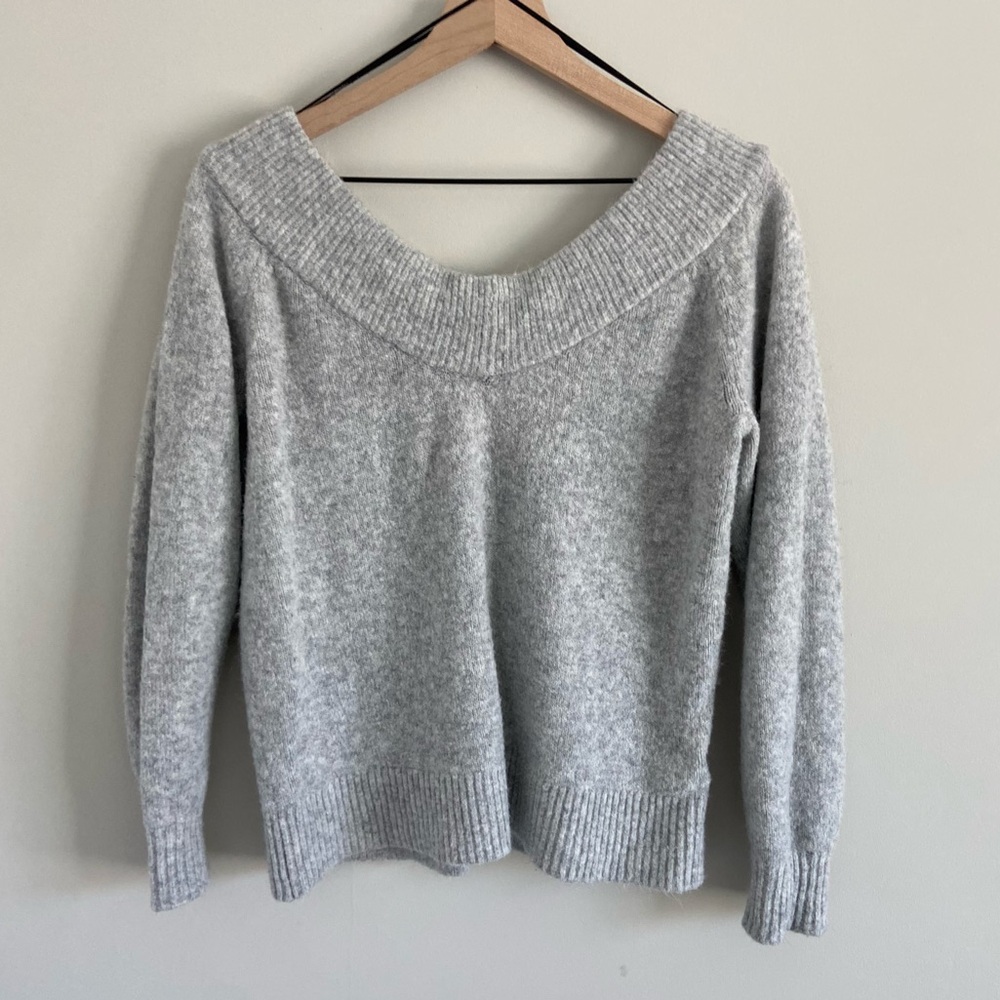 H&M Scoop neck Sweater size medium